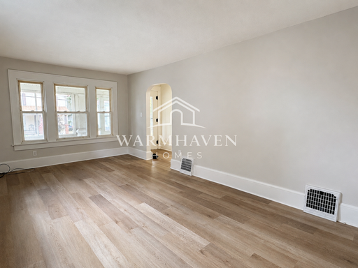 Listing photo thumbnail
