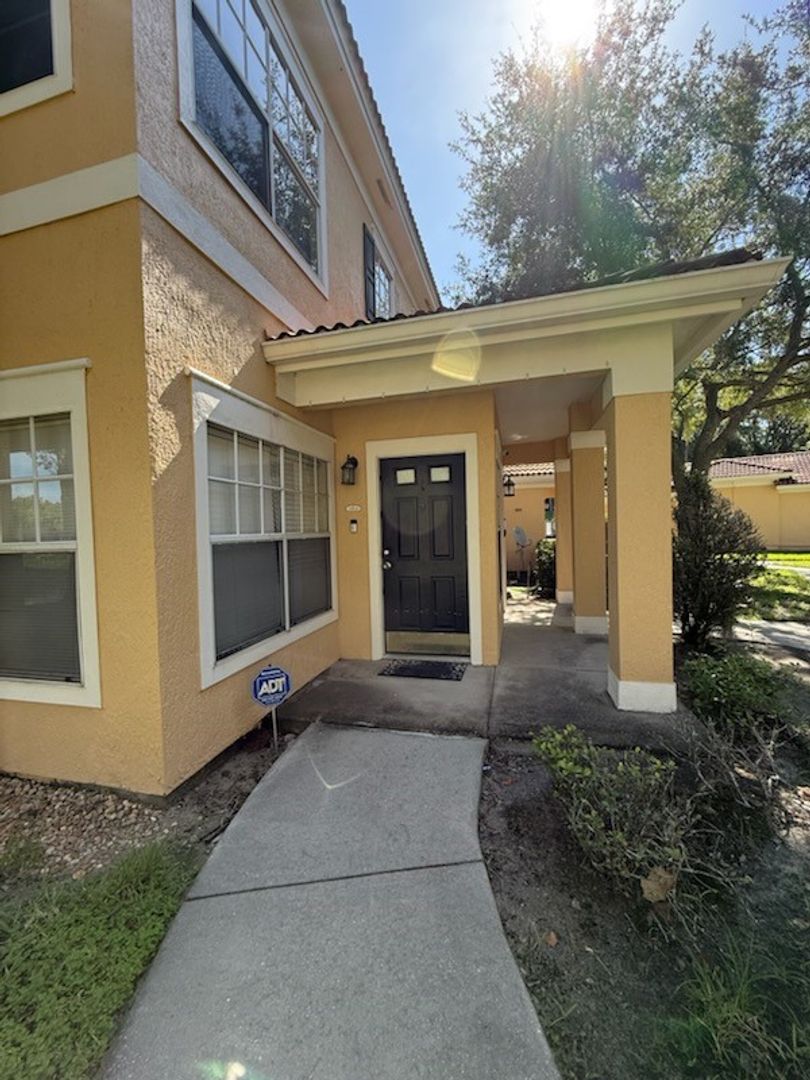 Newly listed 2/2 Condo in the heart of Sanford! 
