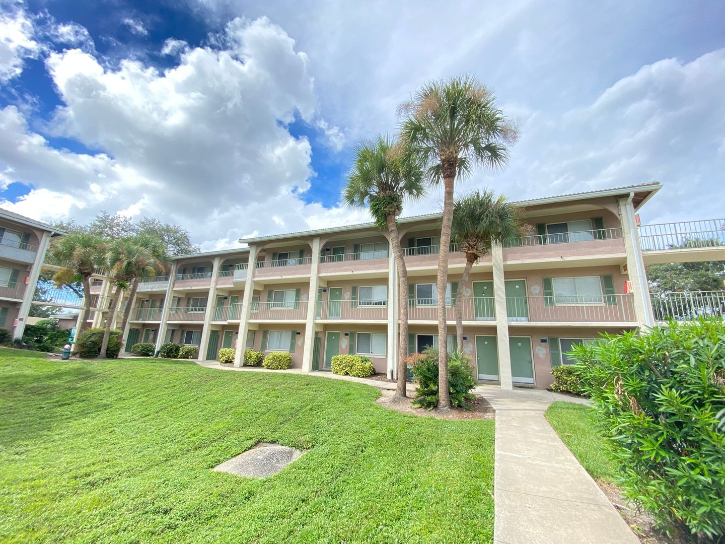 Altamonte Springs Condo: 121 Oyster Bay Circle Unit 320