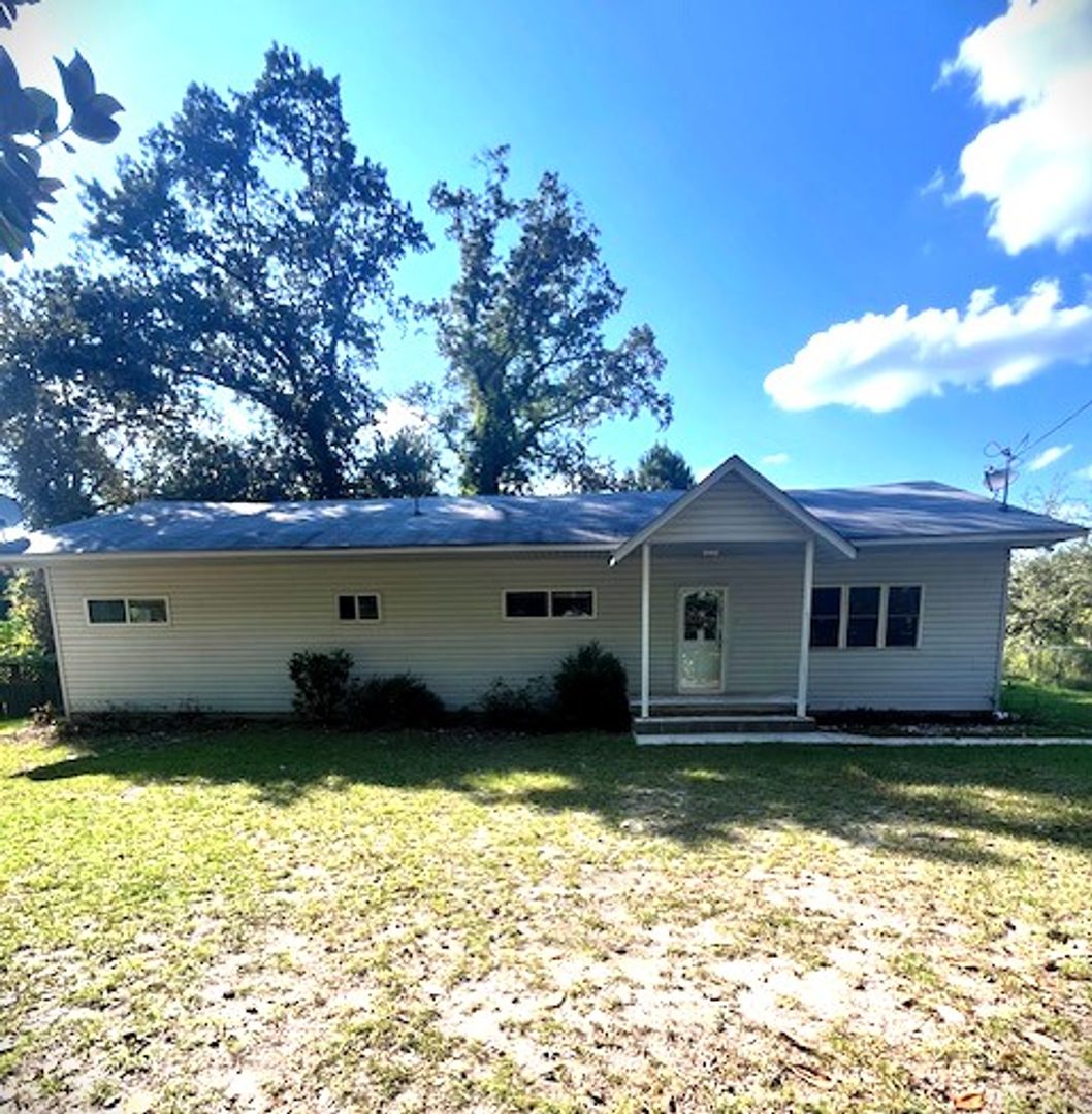 Warner Robins House: 527 Sullivan Rd