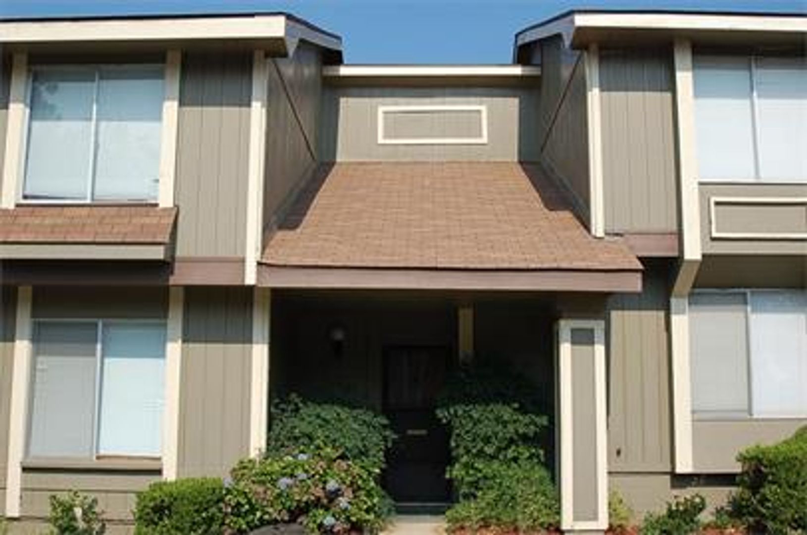 Warner Robins Condo: 142 Stoneridge Drive