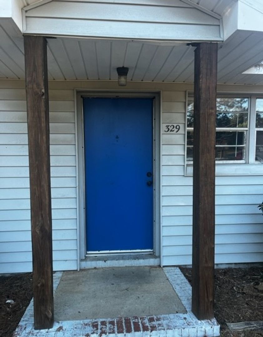 Bonaire Apartment: 615 Cedarwood Drive