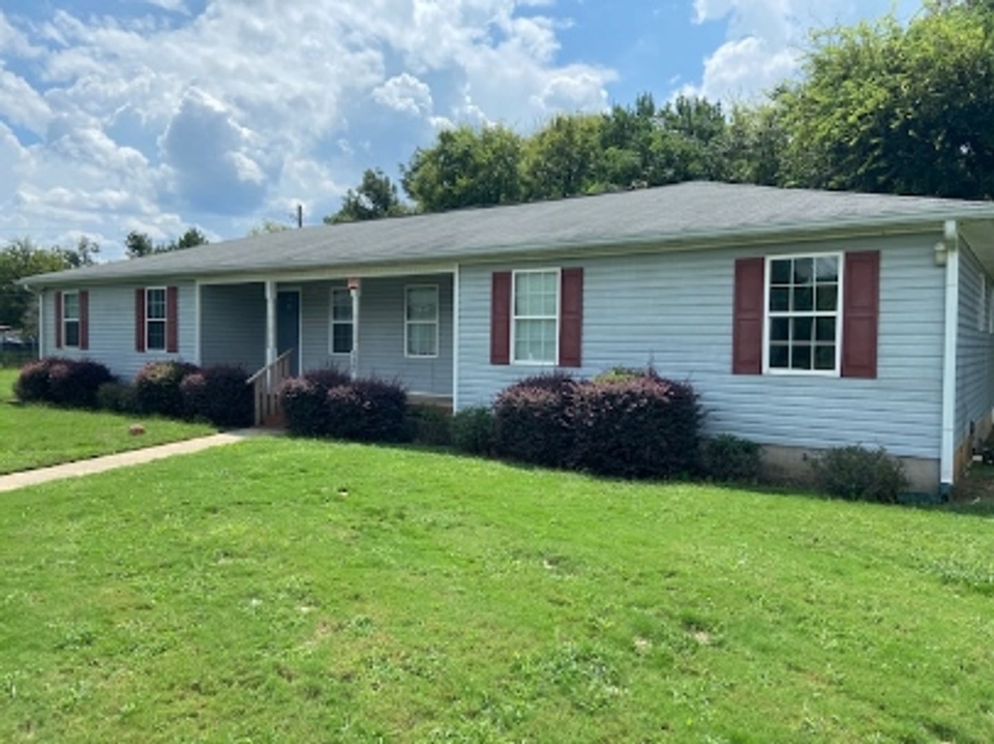 Dorothy&#39;s Place - 529 Railroad Street