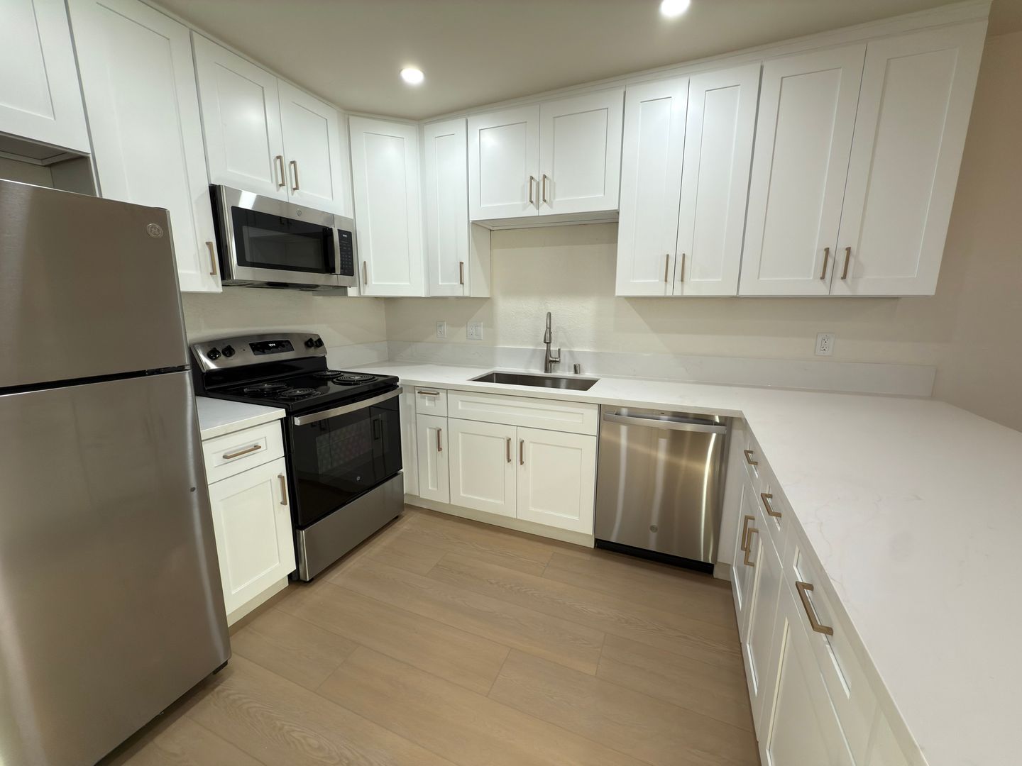 El Cajon Apartment: 939 E Washington Ave.