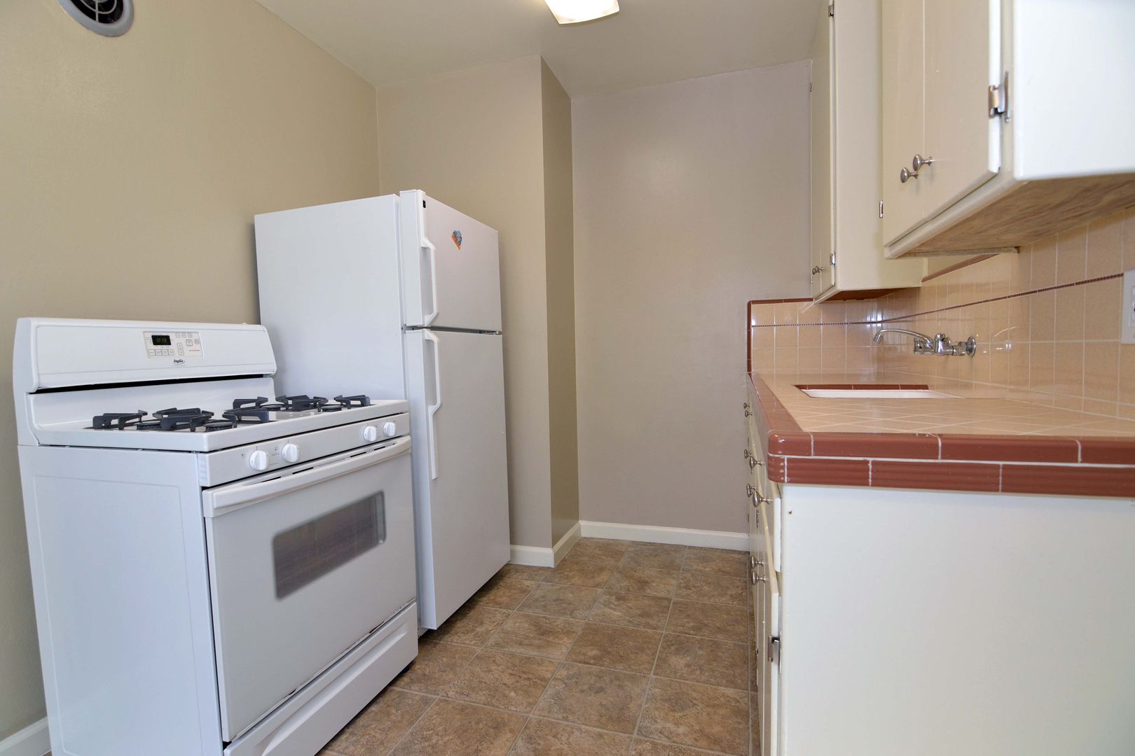Chula Vista Apartment: 229 Landis Avenue