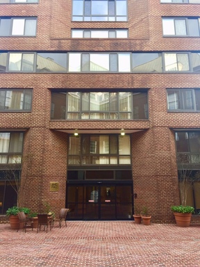 Updated Kitchen-1Bed 1Bath w Garage Parking at Georgetown Condo – photo 1