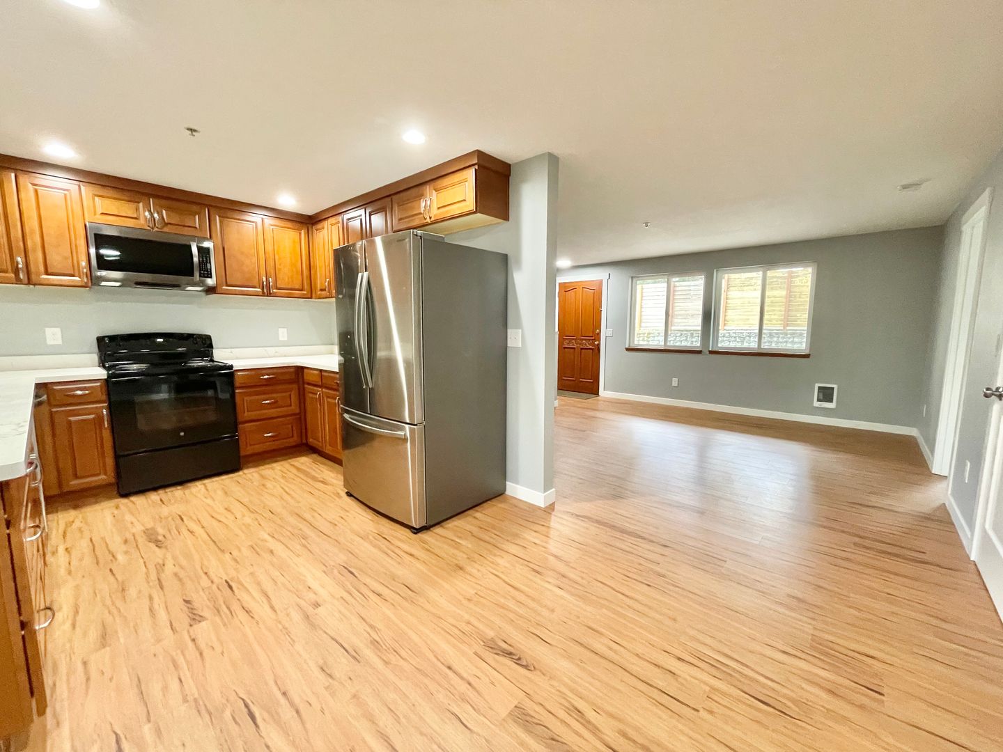 Shoreline Apartment: 15313 15th Ave NE