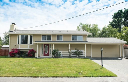 $3900 2520 SqFt, SFH/4BDR,2BA,office/Garage/RV parking For Rent – photo 1