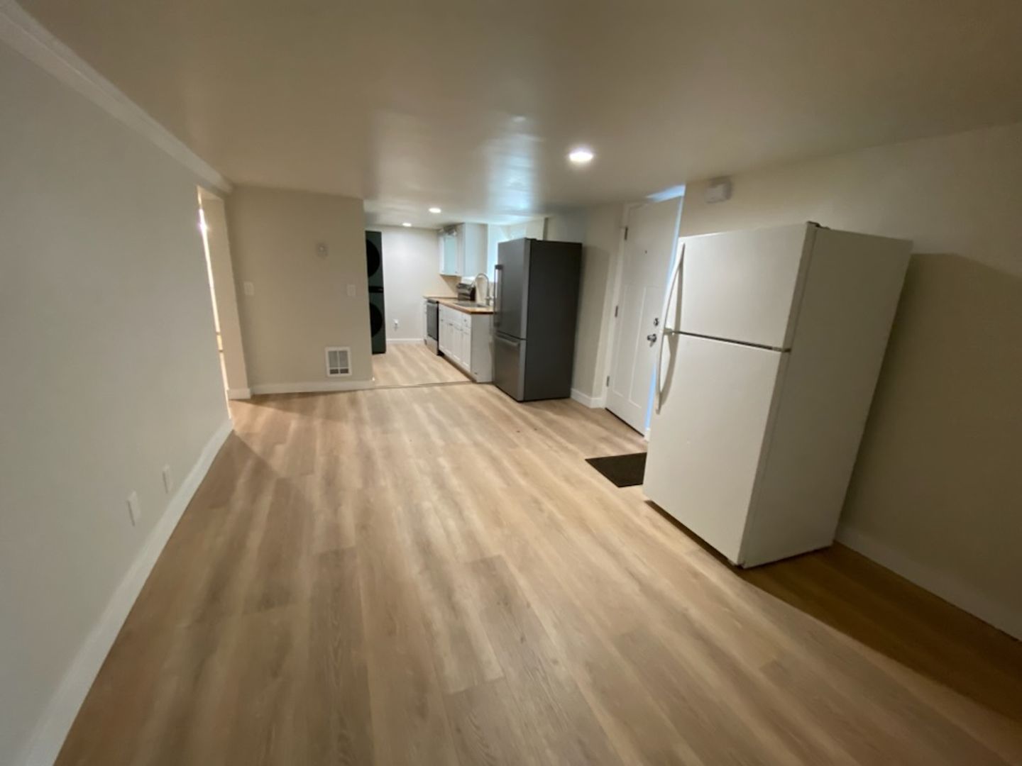 Seattle Apartment: 4724 7th Ave NE