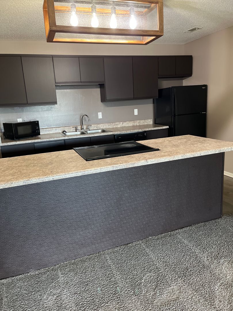Lincoln Apartment: 120 College Park Circle