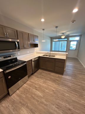 Plaza 93 Studio Apartment – photo 1