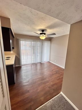 Charming 2 Bedroom Apartment Home! – photo 1