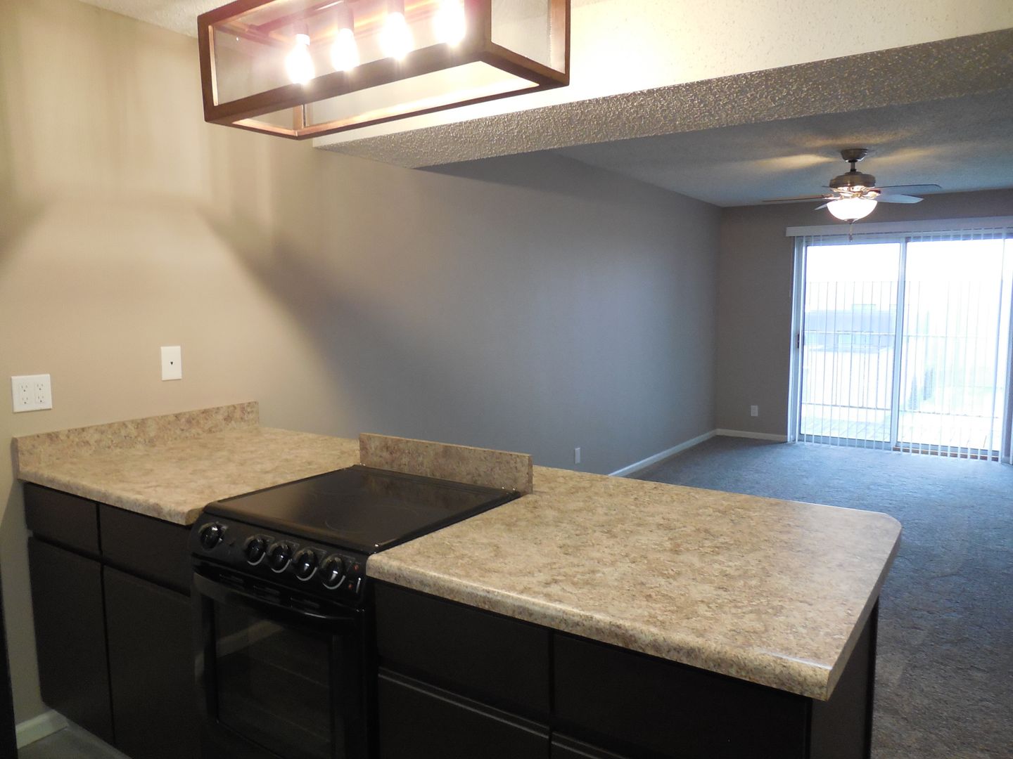 Lincoln Apartment: 120 College Park Circle