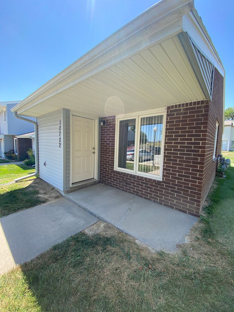 Bellevue Apartment: 2945 Biggs Plaza
