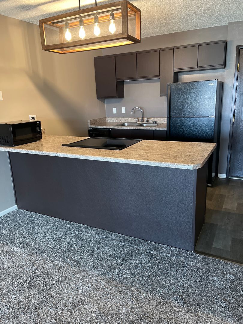 Lincoln Apartment: 120 College Park Circle