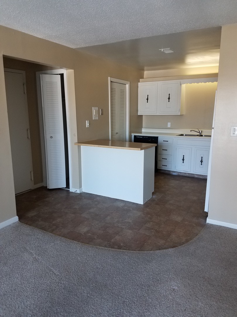 Omaha Apartment: 7525 Pierce Plaza