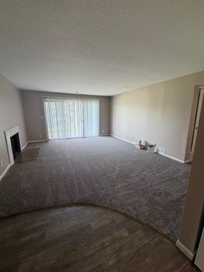 Beautiful One Bedroom Available NOW! – photo 1
