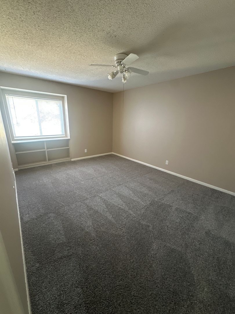 Omaha Apartment: 7525 Pierce Plaza