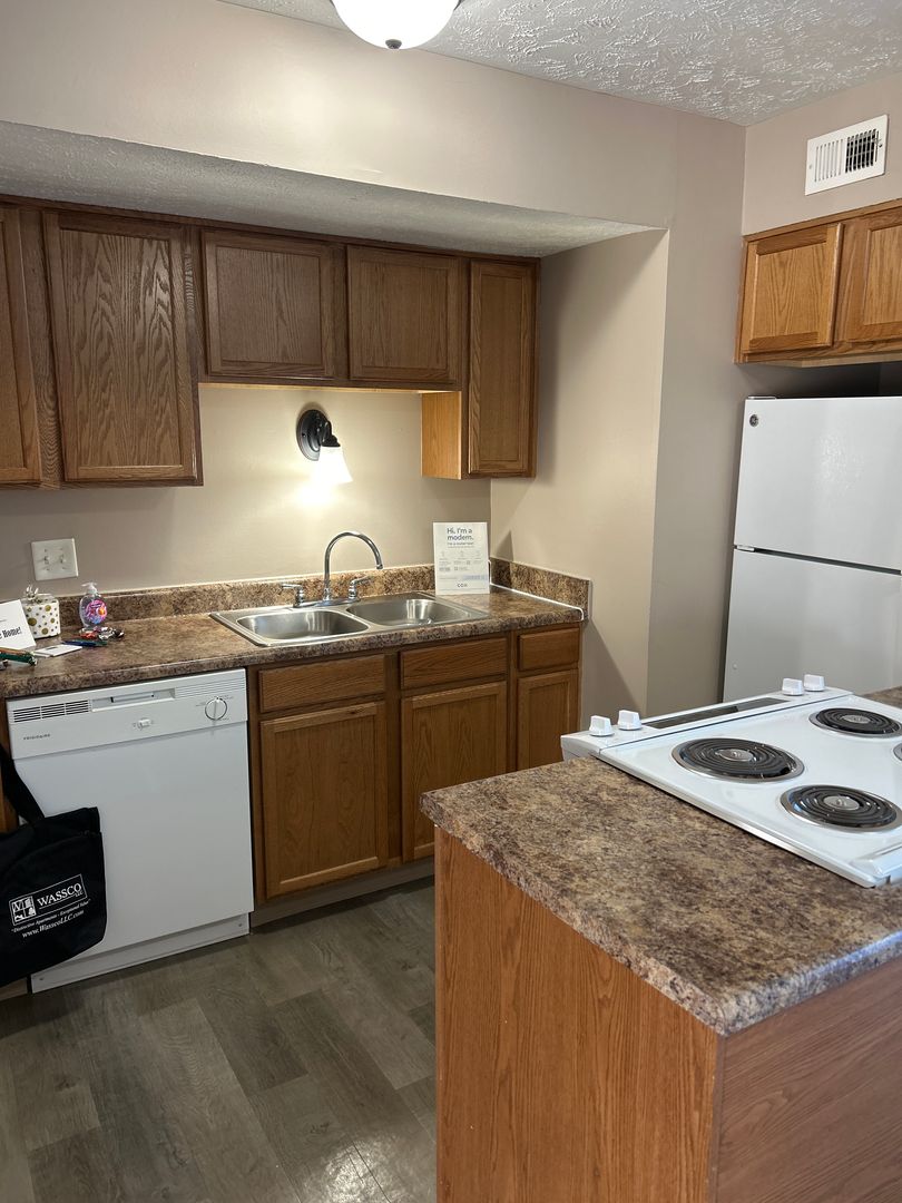 Bellevue Apartment: 2945 Biggs Plaza