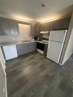 Spacious 1 Bedroom Apartment Home! – photo 1