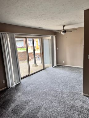Huge 1 Bedroom Apartment Home! – photo 1