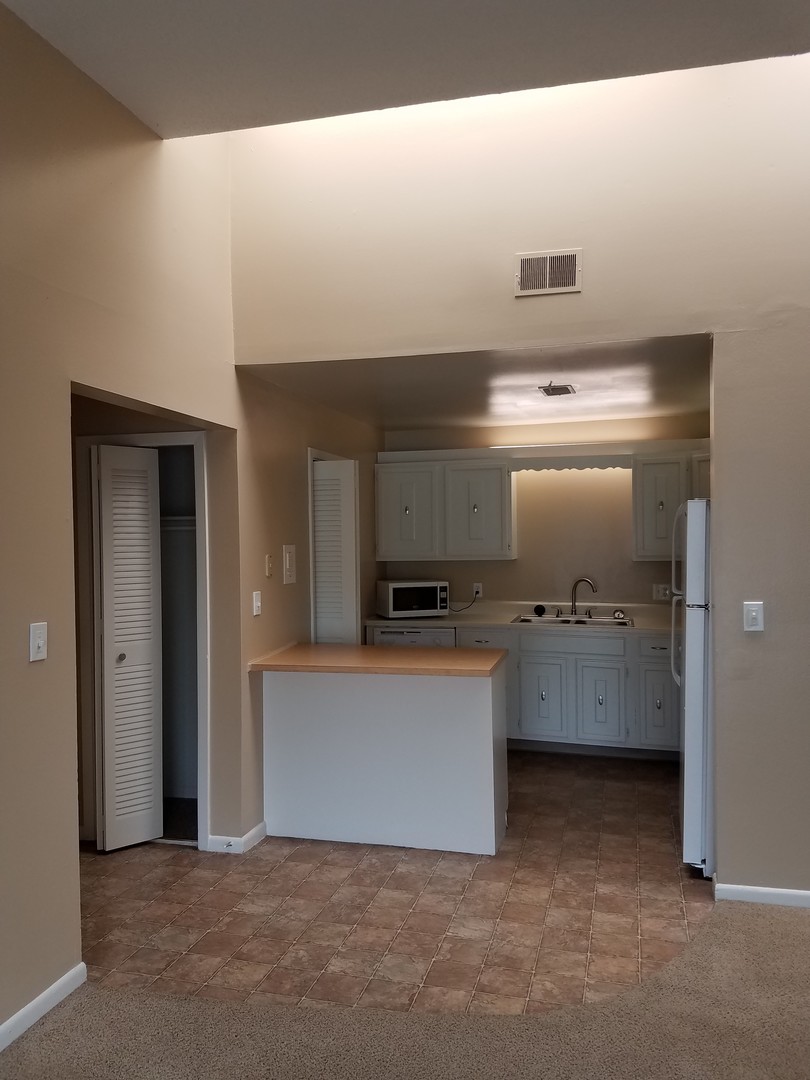 Omaha Apartment: 7525 Pierce Plaza