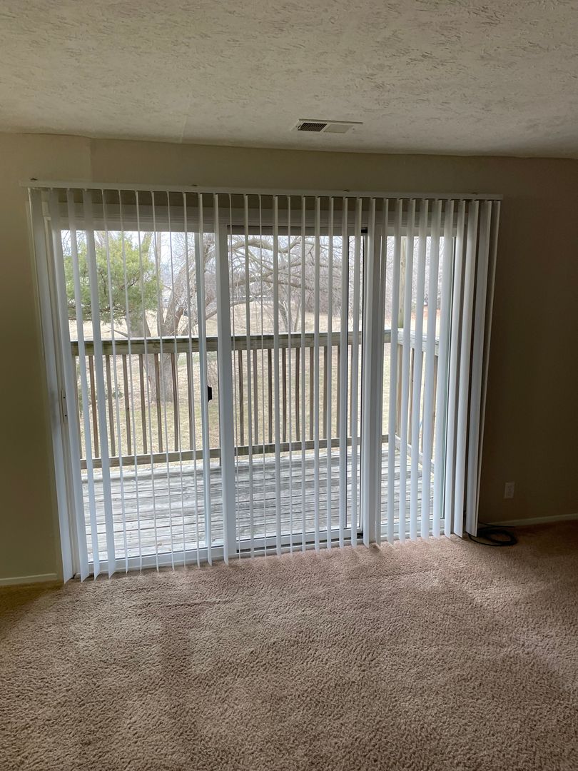 Bellevue Apartment: 910 Ginny Avenue