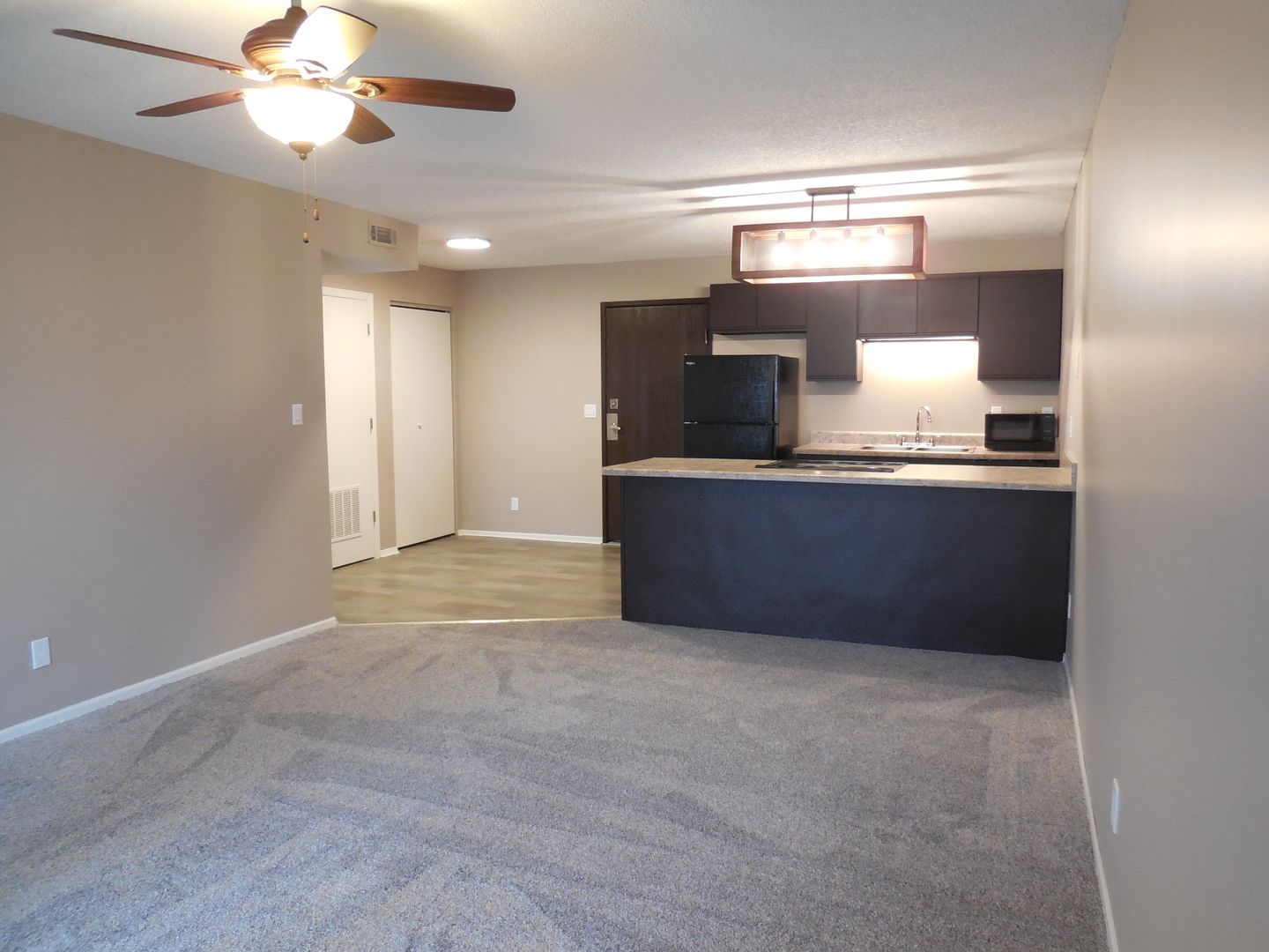 Lincoln Apartment: 120 College Park Circle