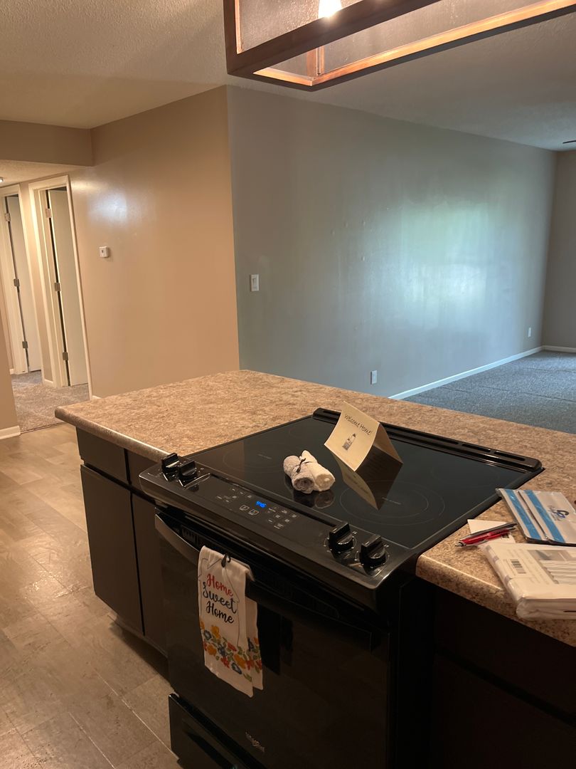 Lincoln Apartment: 120 College Park Circle