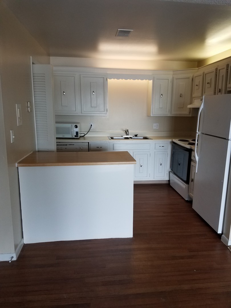 Omaha Apartment: 7525 Pierce Plaza
