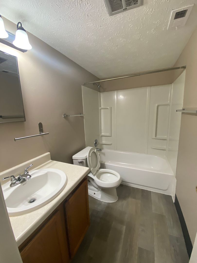 Bellevue Apartment: 2945 Biggs Plaza