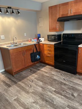 Remodeled 1 Bedroom/1 Bathroom! – photo 1
