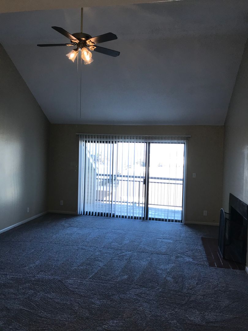 Omaha Apartment: 7525 Pierce Plaza