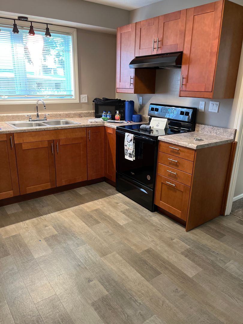 Lincoln Apartment: 120 College Park Circle