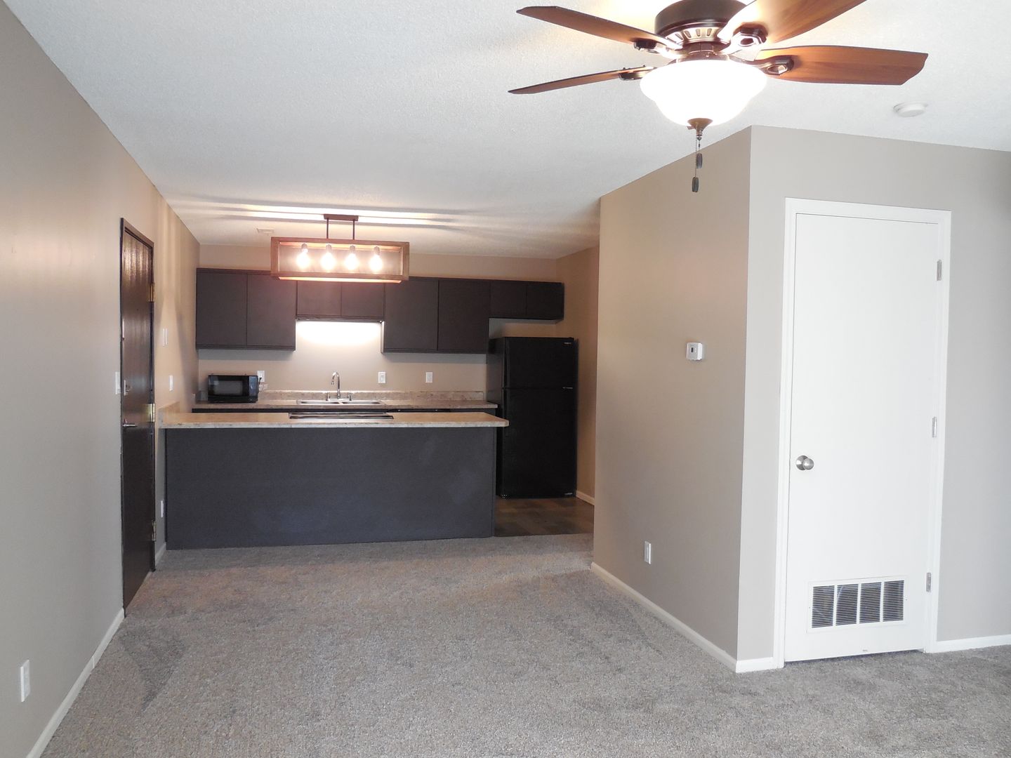 Lincoln Apartment: 120 College Park Circle