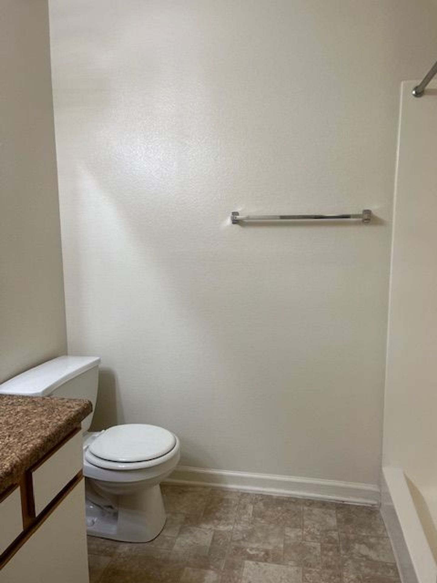 Lincoln Apartment: 3811 Baldwin Ave.