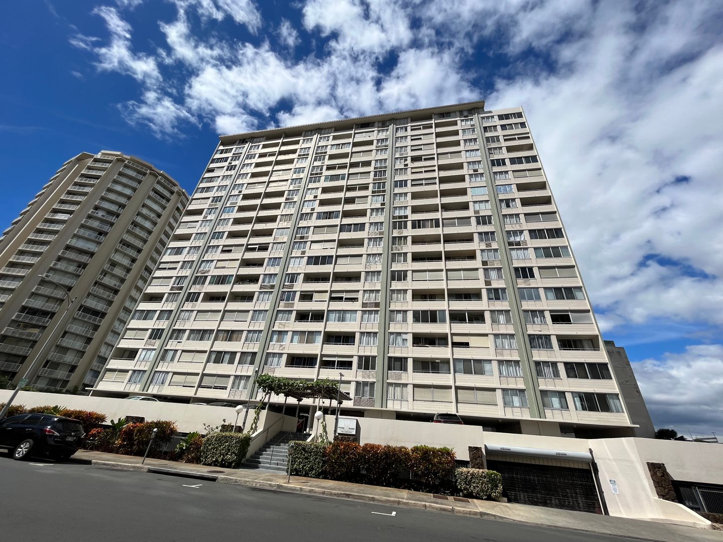 Honolulu Condo: 780 Amana St. #1803