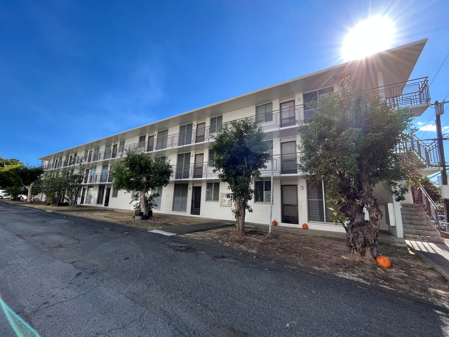 Honolulu Apartment: 1515 Kewalo St. #301