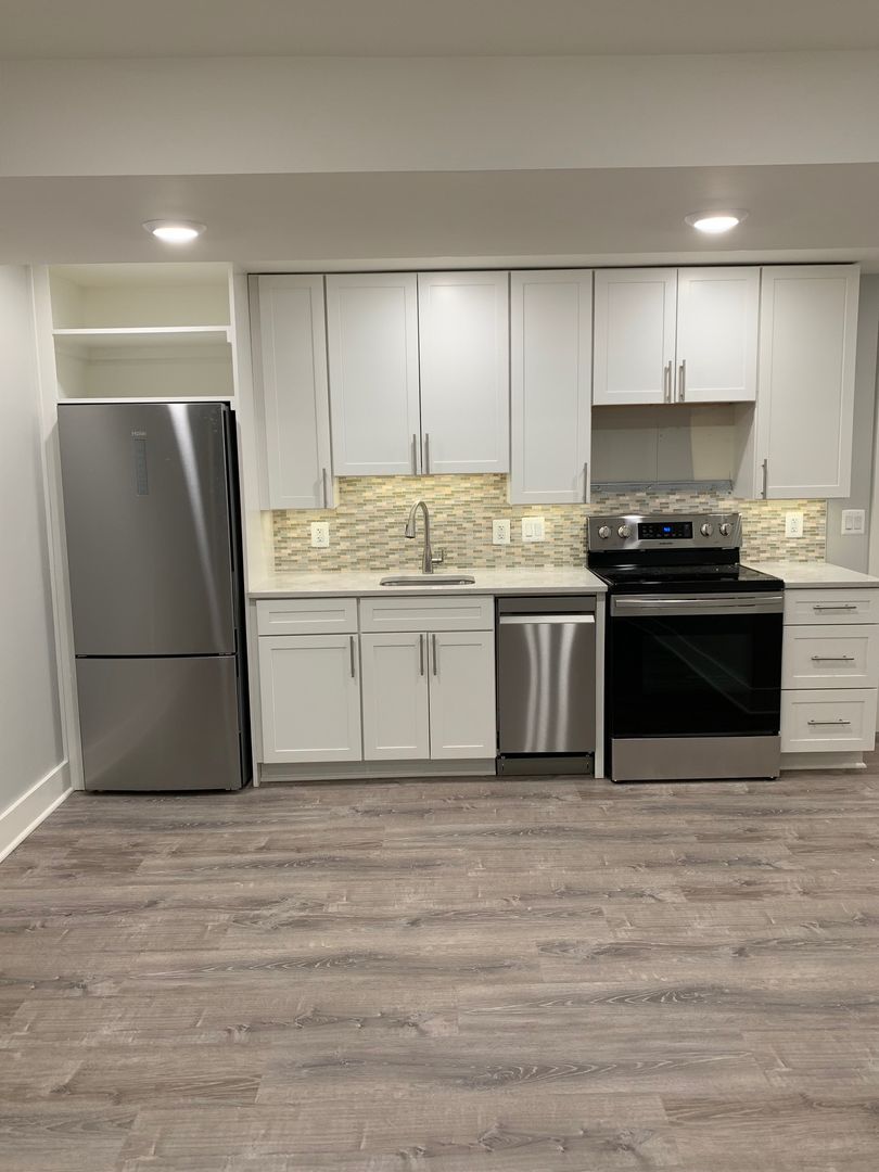 Washington Apartment: 1924 17th St NW