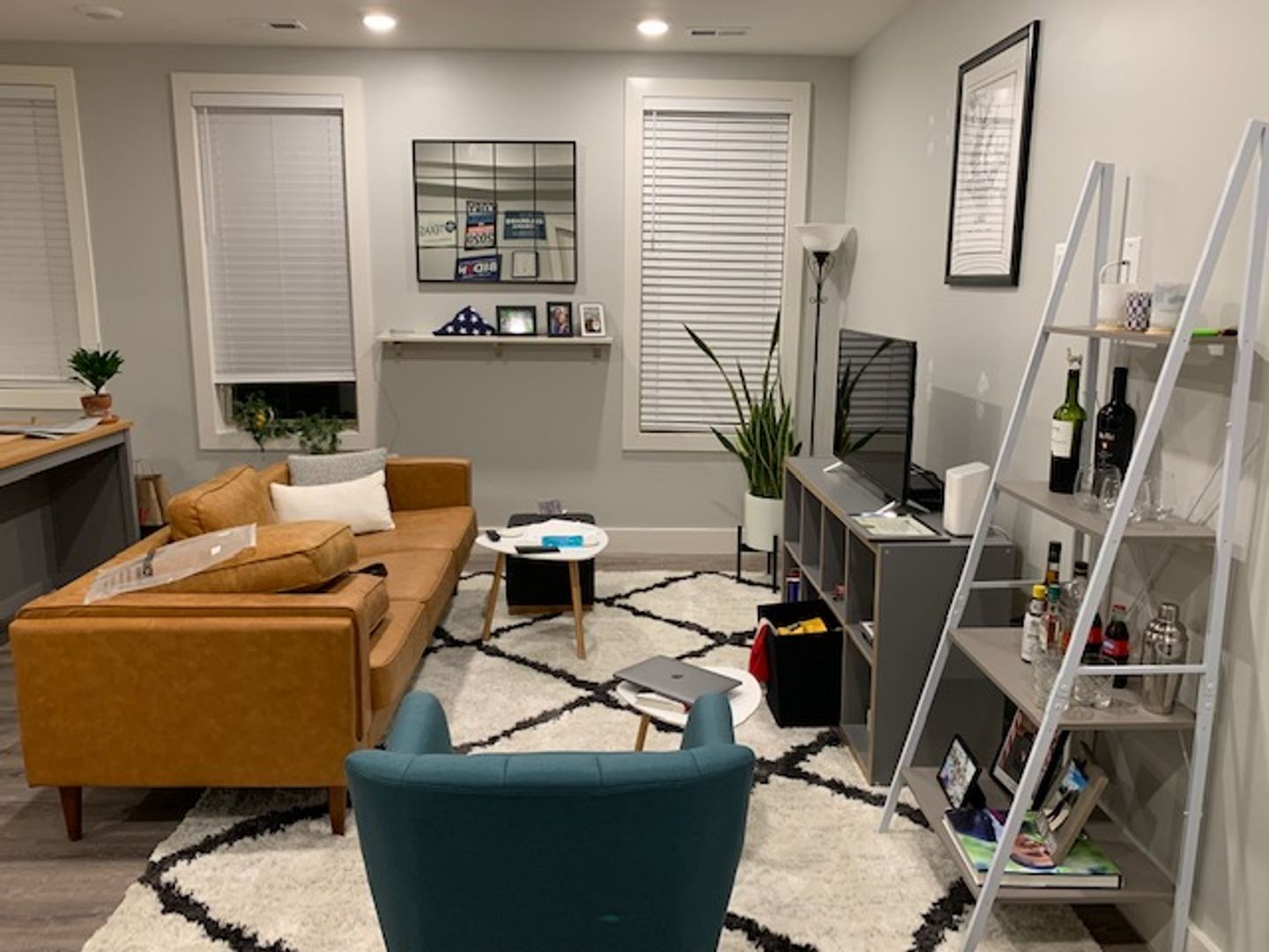 Washington Apartment: 1924 17th St NW