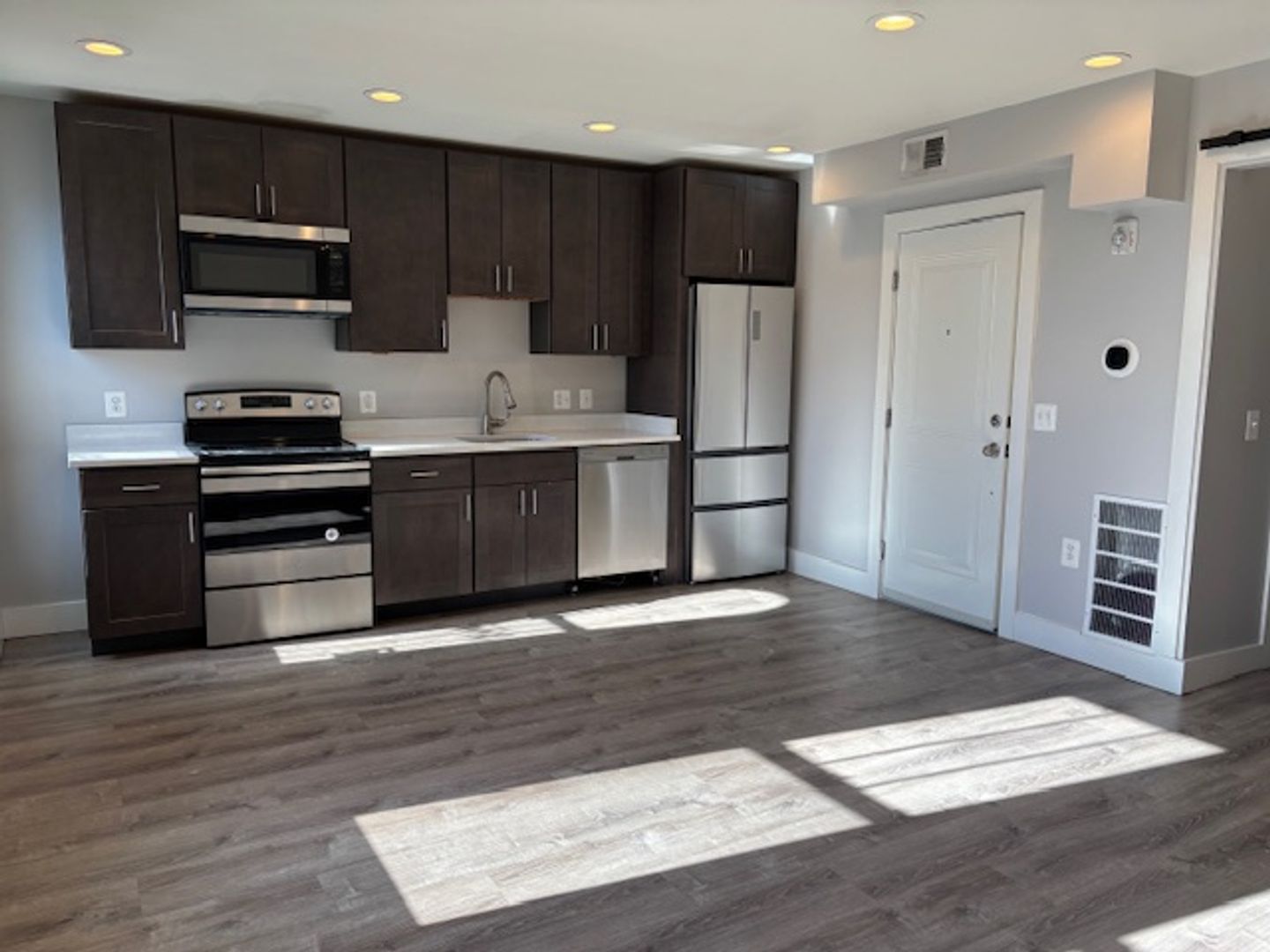 Washington Apartment: 1749 T St NW