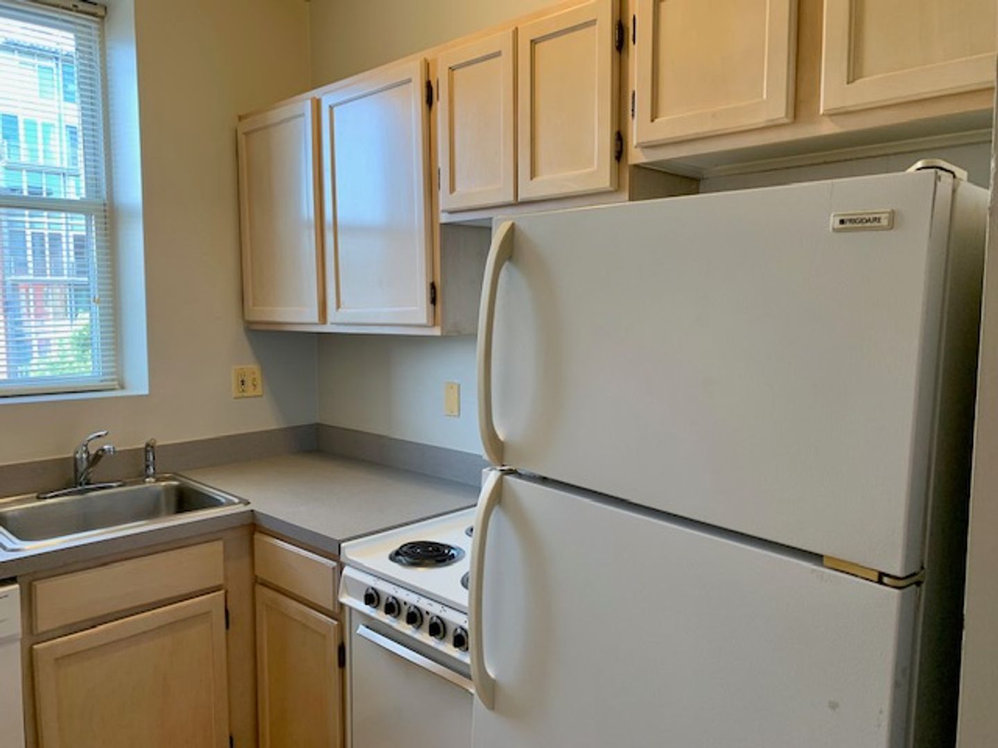 Washington Apartment: 1409 15th ST NW