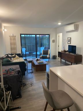 2 Bedroom with HUGE Outdoor Patio & Parking Available – photo 1