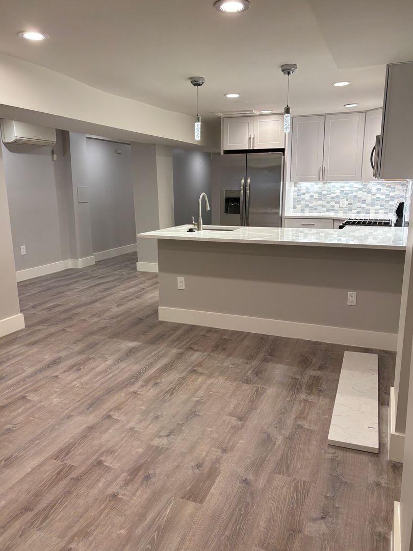 Washington Apartment: 1347 Euclid St. NW