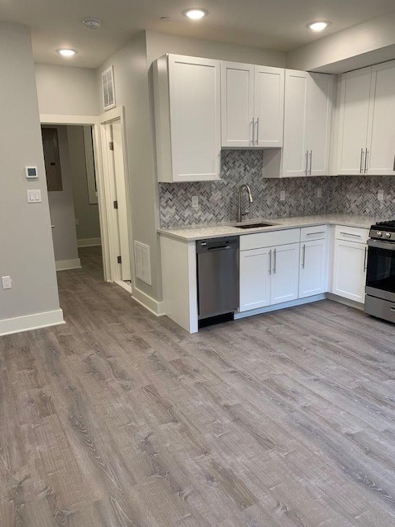Washington Apartment: 1721 T St NW