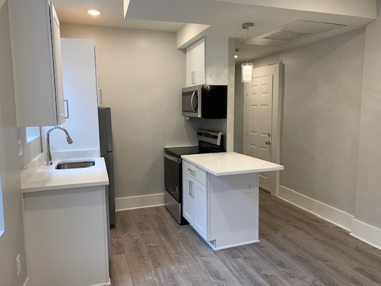 Washington Apartment: 1409 15th ST NW