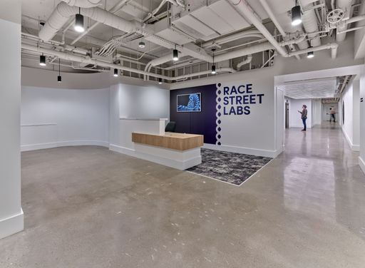 Premium Lab Suites Ready for Immediate Move-In – photo 1