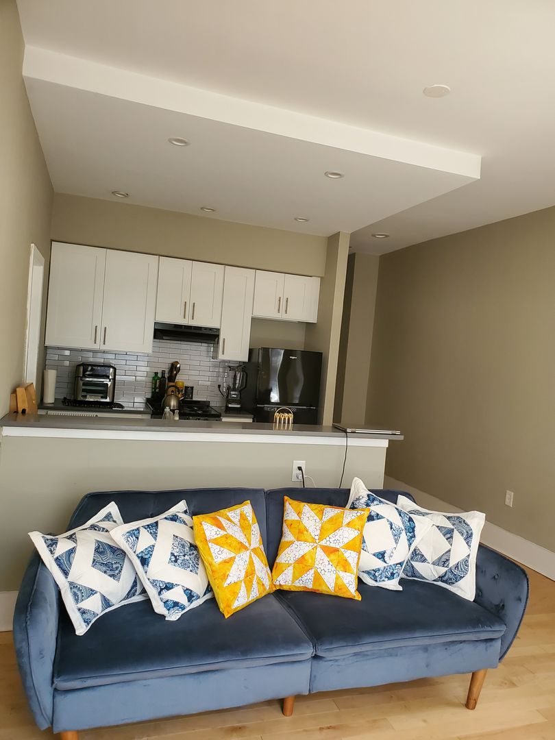 Philadelphia Apartment: Liberties West Condominiums