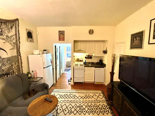 Cozy 1 BR in a Gated Community – photo 1