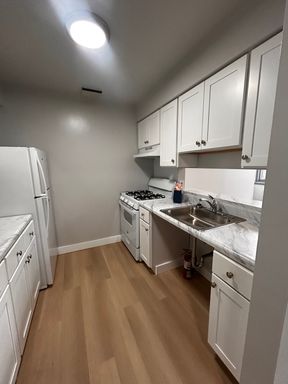 One bedroom, one bathroom in Point Breeze ✨ – photo 1